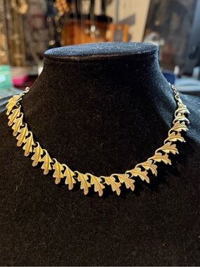 Vintage Gold Leaf Choker Necklace